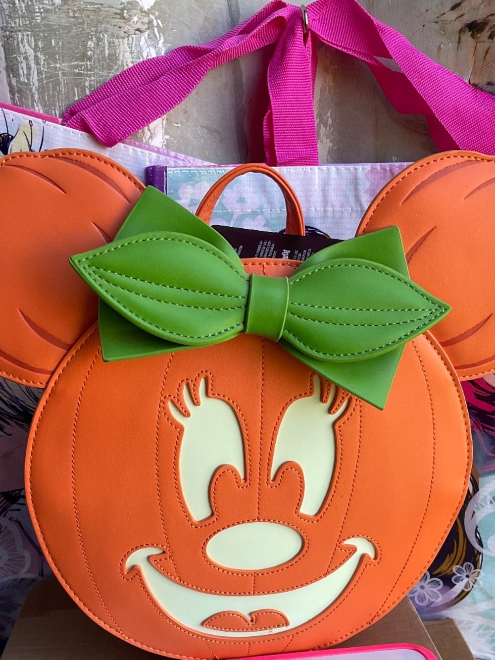 LOUNGEFLY MINNIE MOUSE HALLOWEEN BACKPACK GLOW IN DARK FACE .. NWT RETIRED